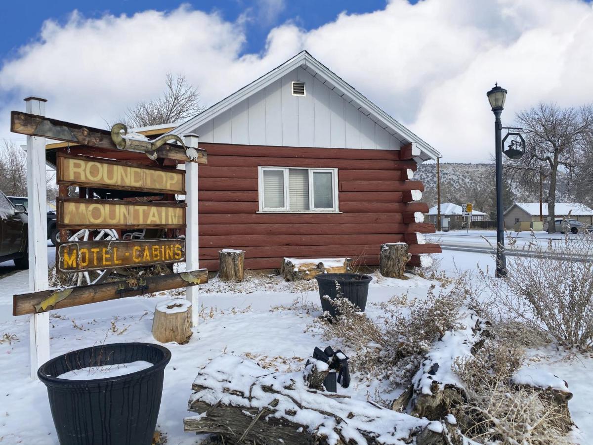 Roundtop Mountain Vista - Cabins And Motel Thermopolis Exterior photo