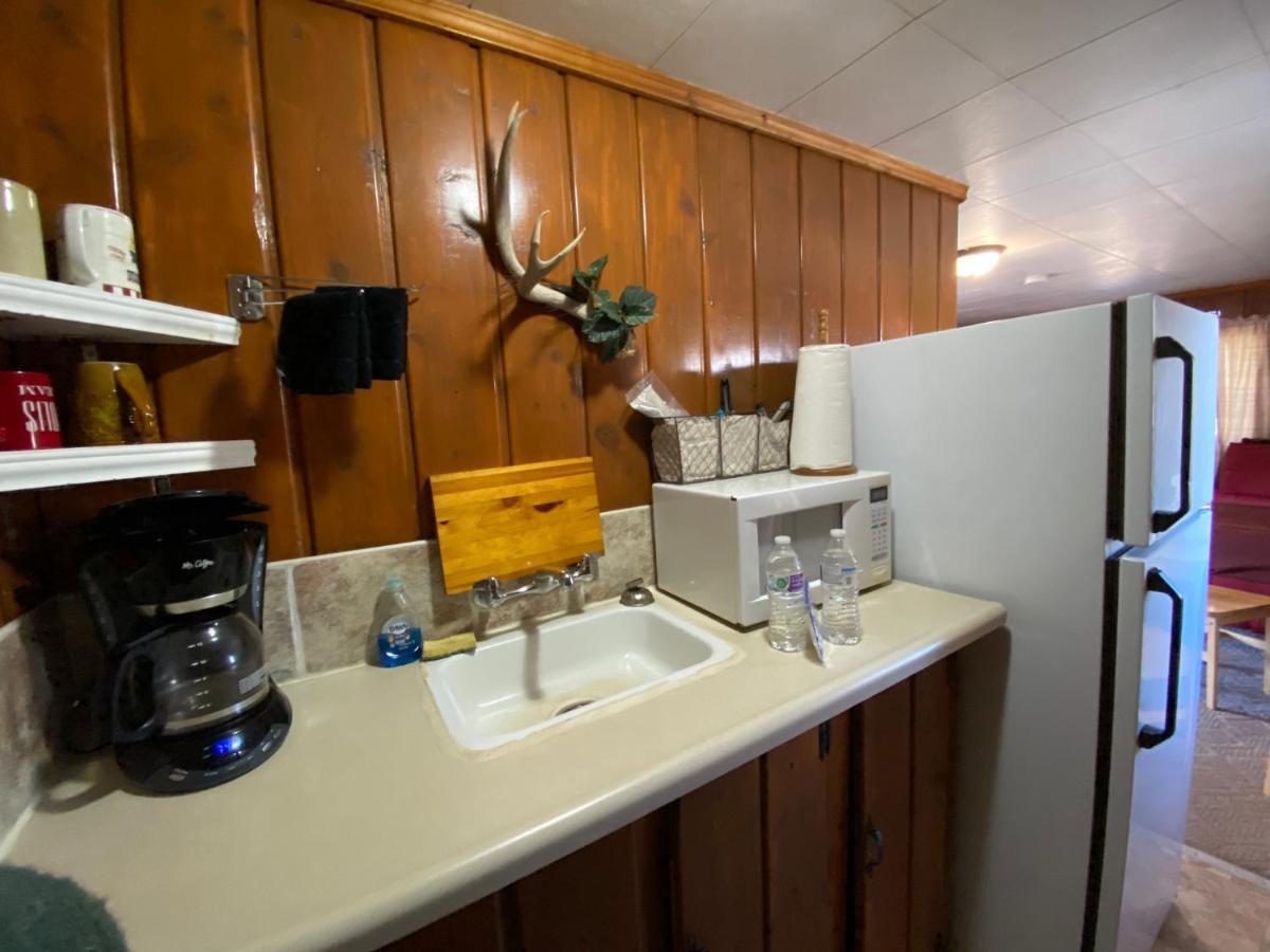 Roundtop Mountain Vista - Cabins And Motel Thermopolis Exterior photo