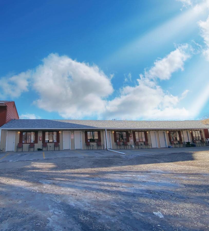 Roundtop Mountain Vista - Cabins And Motel Thermopolis Exterior photo