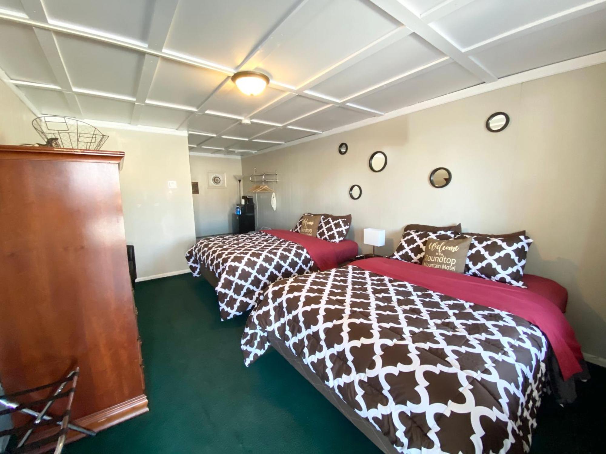 Roundtop Mountain Vista - Cabins And Motel Thermopolis Exterior photo